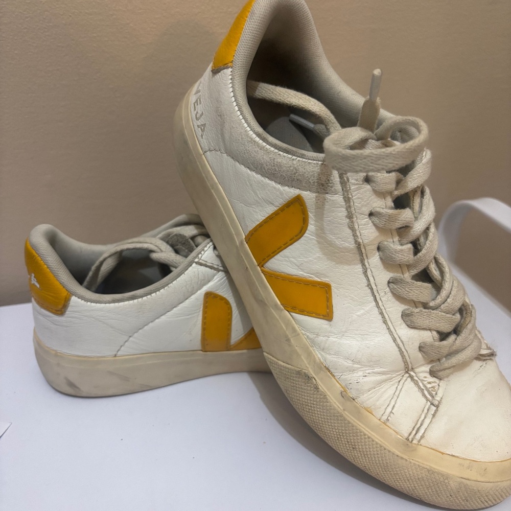 Veja Sneakers size 6